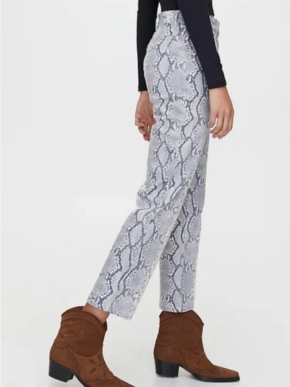 2/$25 Aritzia Wilfred Free Kelsey Snakeprint Pants